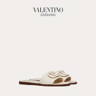 VALENTINO GARAVANI/华伦天奴 VLogo Signature 小牛皮平底拖鞋（35.5、白色）