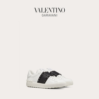VALENTINO GARAVANI/华伦天奴 Rockstud Untitled 牛皮铆钉运动鞋（37.5、白色）