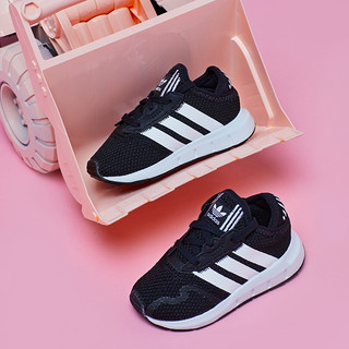 adidas 阿迪达斯 SWIFT RUN休闲舒适学步鞋男婴童阿迪达斯官方轻运动FY2184 黑/白 20码 115mm