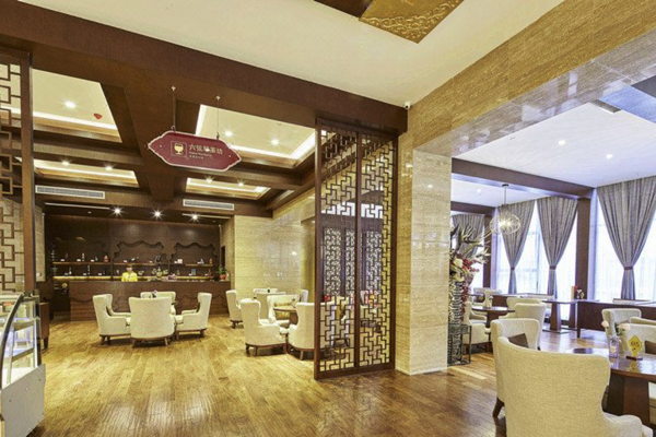 近九寨沟入口!全程不加价,含接机!九寨沟星宇国际大酒店 览景阳光房1-2晚套餐(含2大1小早餐+双人藏服体验+欢迎水果或小食拼盘等)