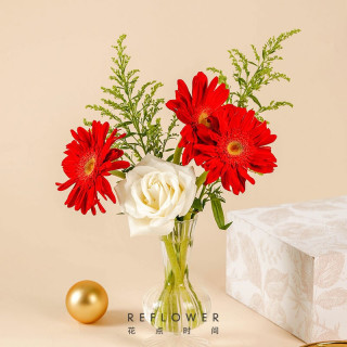 花点时间x花田混搭花束单品花材非洲菊康乃馨基地直采鲜花颜色随机 玫瑰1枝 非洲菊3枝 黄莺2枝 报价价格评测怎么样 什么值得买