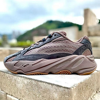 潮品Adidas阿迪达斯男女鞋三叶草Yeezy Boost 700 V2 椰子700老爹鞋情侣跑步鞋 GZ0724棕褐色 38