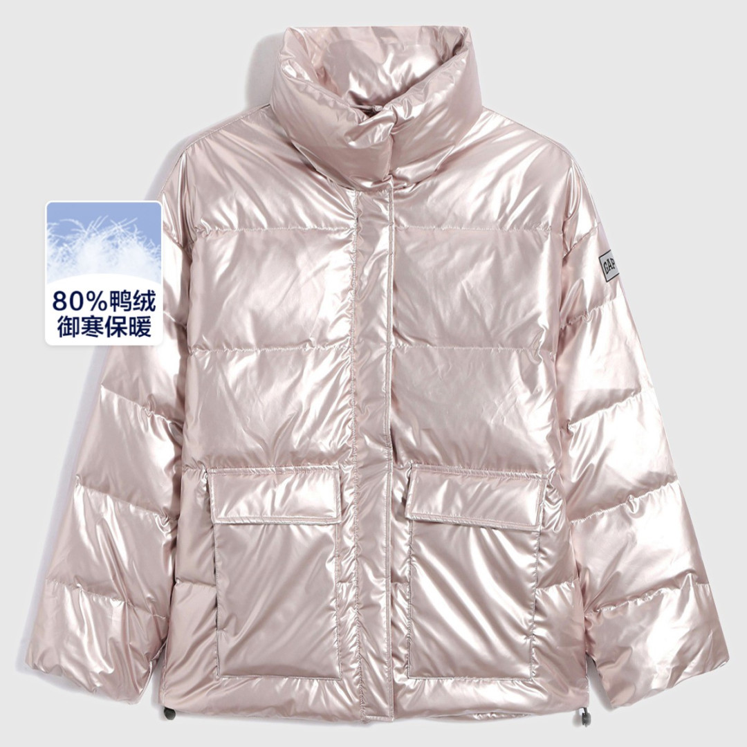冬天去滑雪时必穿的羽绒服,轻便又保暖
