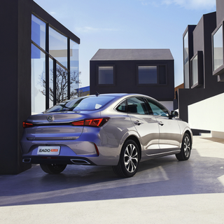  AUTO 长安汽车 CHANGAN AUTO汽车 逸动 22款 PLUS 1.6L GDI 手动 精英版