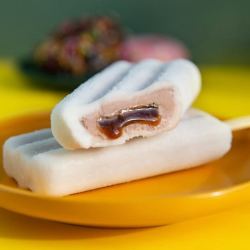 宏宝莱冰淇淋红豆口味雪糕沙皇枣72g10支盒冷饮冰激凌家庭装