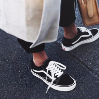 VANS 范斯 OLD SKOOL经典情侣板鞋男女低帮运动鞋偏大半码