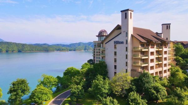 杭州千岛湖希尔顿酒店客房2晚含早蹦床券鱼头代金券