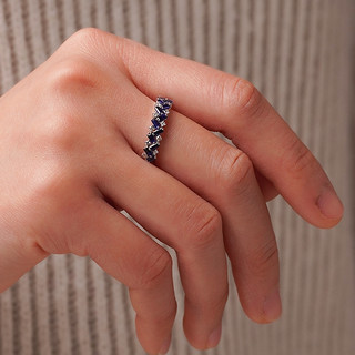 Blue Nile 蒙德里安 长方形蓝宝石与圆钻镶嵌钻石戒指 法棍戒指