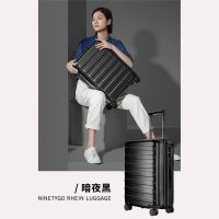 NINETYGO 90分 拉杆箱28英寸 商旅两用旅行箱男女 PC耐磨托运箱 密码箱轻音万向轮行李箱七道杠 暗夜黑