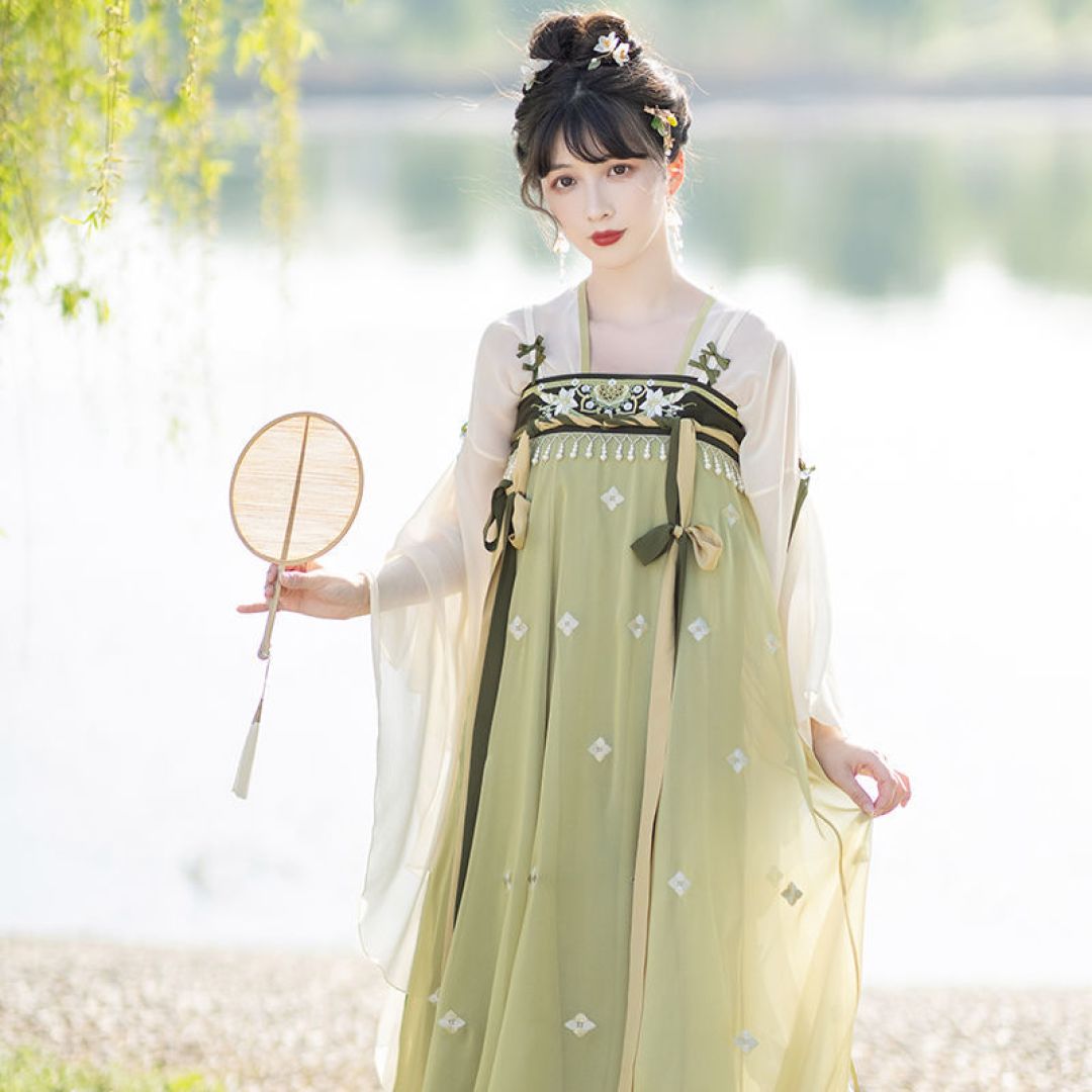 当各科老师穿汉服上课，传统文化和学习两不误，你觉得如何？