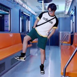 adidas 阿迪达斯 neo 男款运动短袖T恤 GP4898