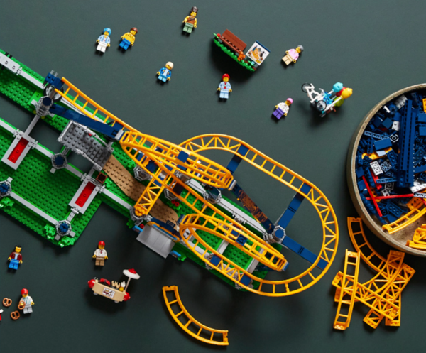 乐高新款10303双环过山车来袭!大小朋友的"通用礼物"就送它