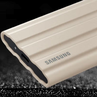 SAMSUNG 三星 T7 Shield USB 3.2 移动固态硬盘 Type-C 1TB 月幕白