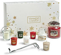 Yankee Candle 扬基 圣诞礼物套装 | 配有 8 个香味蜡烛、许愿支架、灯芯修剪器和 Illuma-Lid 蜡烛装饰器