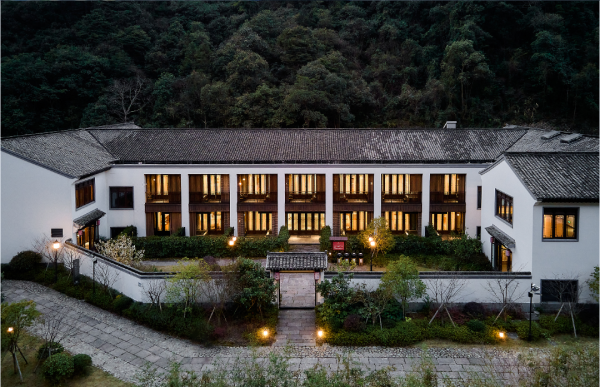 泡私汤、挖春笋，近九龙湖景区！浙江宁海汉雅开元温泉度假酒店 山景温泉房1晚套餐（含双早+挖笋体验）