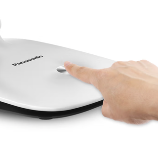 Panasonic 松下 致盈系列 HHLT0608 LED三段调光台灯 银色