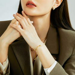 chow tai seng 周大生 s1hc0016dc 简约925银镀金手链