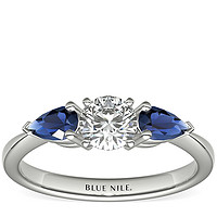 补贴购：Blue Nile 0.55 克拉圆形钻石+经典梨形蓝宝石订婚戒指