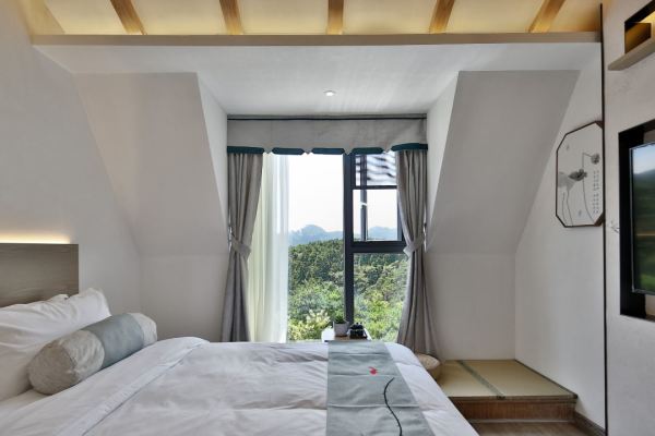 古树参天的“云中山城”，自带清凉特效！庐山云熙颐居酒店 园景大/双床房1-2晚套餐（含双早+庐山山上汽车站/索道站接送）