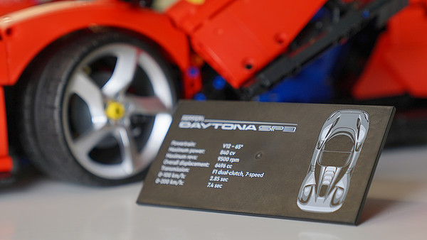 体验意大利超跑之美,玩过才知乐高机械组新天花板「法拉利Daytona sp3」为什么值!