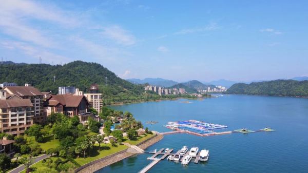 限量抢!依山面湖神仙秘境!杭州千岛湖滨江希尔顿度假酒店 2晚套餐(亲子活动+鱼头代金券等)