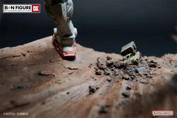 BANDAI 万代 BNFDX RX782 元祖高达 VS 扎古2 对决场景手办