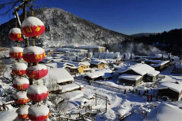 冰上乐园畅玩!雪乡万嘉森林温泉酒店 智选双床房1/2晚套餐(含双早+双晚+冰上乐园2张)