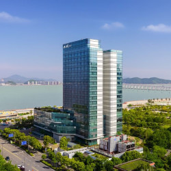 47㎡海景房，俯瞰普陀山！舟山君澜大饭店 高级海景房/套房1-2晚套餐（含双早+双人晚餐/欢乐时光套餐）