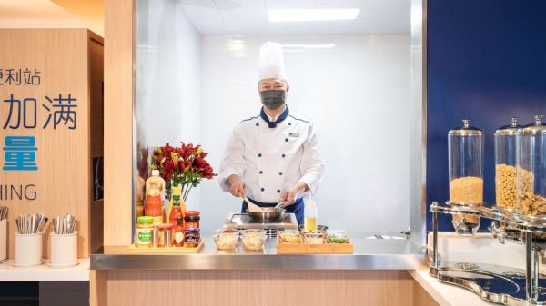 全程不加价!青岛中心智选假日标准房 2晚套餐(可拆分+双人自助早餐)