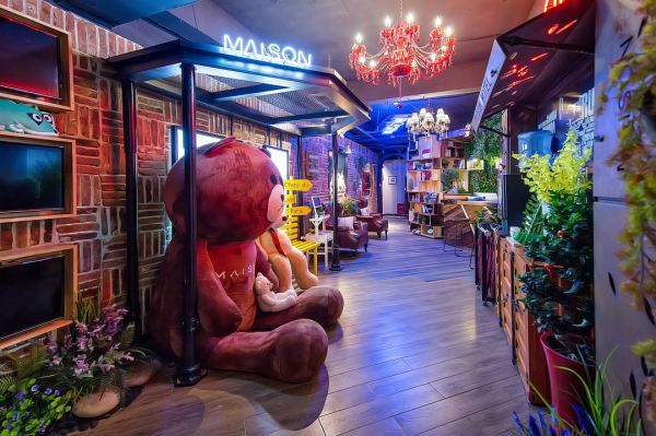 五一广场中心地段、出门就是地铁站!长沙美宿欢漫酒店(五一广场黄兴广场地铁站店) 爱恋影院房2晚可拆分套餐