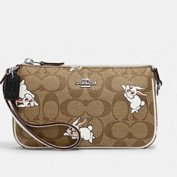 COACH 蔻驰 X 大白兔经典标志印花NOLITA 19号手袋