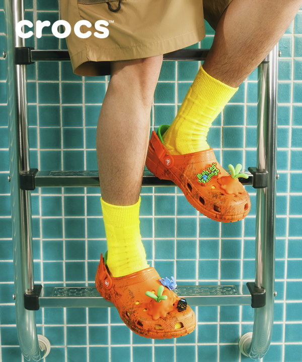 小编精选、新品发售:crocs x Melting Sadness 兔年限量联名洞洞鞋