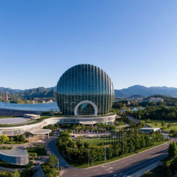 京郊后花园，位于雁栖湖畔！北京日出东方凯宾斯基酒店 豪华城景房1晚套餐（无早/双早+迷你吧+儿童乐园等）
