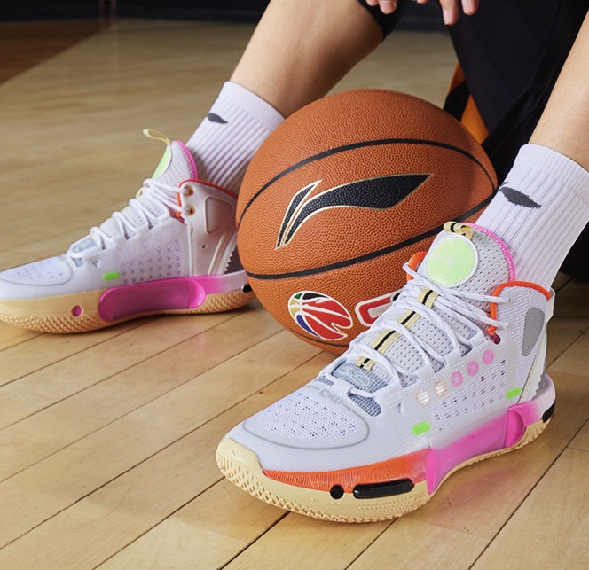 学生党看过来!组织诚心推荐200-300元平价实战篮球鞋!可闭眼入~_篮球