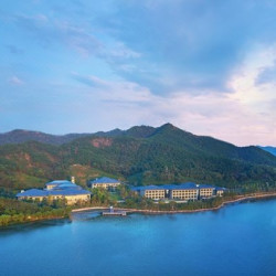 周末不加价，江浙沪踏青春游好去处！宁波钱湖宾馆 园景房1晚套餐（含双早+欢迎水果+南宋石刻/下水湿地公园脚踏船二选一）