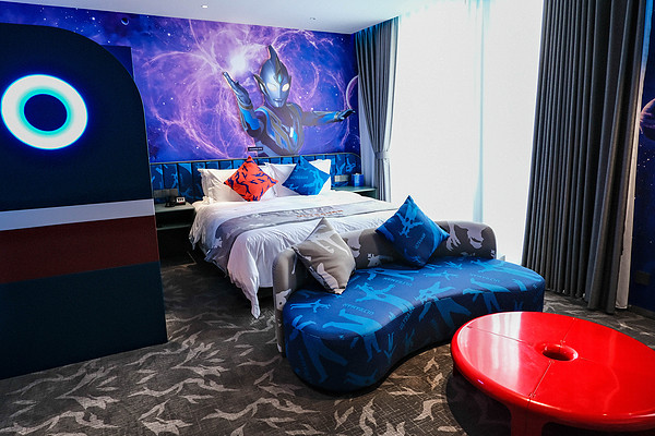 上海海昌奥特曼主题酒店 光芒闪耀家庭房1晚套餐(含2大1小早餐 2大1小