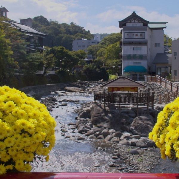 古老的温泉之乡,一泊二食!近修善寺!日本伊豆滝亭酒店 日式房1晚套餐(含双早+双人酒店晚餐)