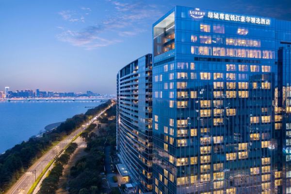日历房5.7折!入住70m²江景房!周末、清明、端午不加价!杭州绿城尊蓝钱江豪华精选酒店 甄选江景房2晚(含双早+可拆分)