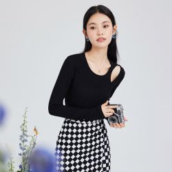 BASIC HOUSE 百家好 性感小心机镂空露肩上衣纯欲风拼接假两件打底衫弹力长袖女士t恤