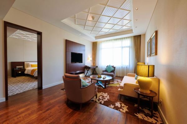 华北亲子酒店天花板!Club Med Joyview北京延庆度假村 乐璟尊享豪华房1晚套餐(含2大1小早餐+2大1小室内水乐园畅玩等)