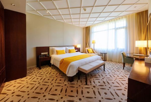 华北亲子酒店天花板!Club Med Joyview北京延庆度假村 乐璟尊享豪华房1晚套餐(含2大1小早餐+2大1小室内水乐园畅玩等)