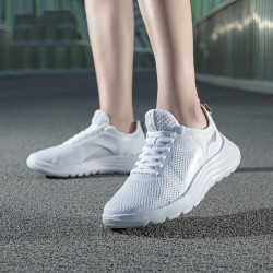 lining李宁运动休闲鞋女士时尚舒适小白黑网面透气耐磨慢跑运动鞋女