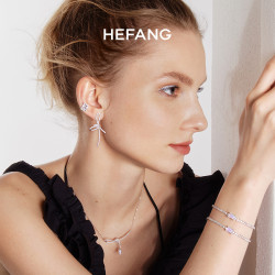 【省90元】何方珠宝时尚饰品_HEFANG Jewelry 何方珠宝 HEFANG何方飘带耳钉董洁同款气质婚礼新娘璀璨耳环耳饰品闺蜜送礼多少钱 ...
