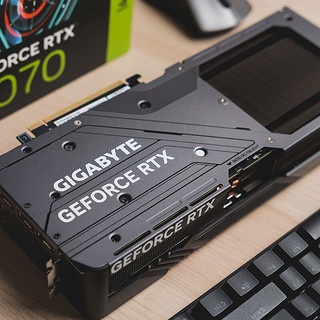 GIGABYTE 技嘉 魔鹰GIGABYTE GeForce RTX 4070 Gaming OC 12G 显卡 黑色