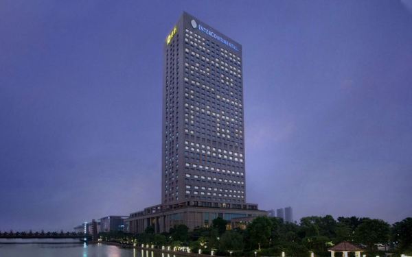 周末不加价去佛山吃美食了佛山保利洲际酒店豪华房大床2晚连住含双早