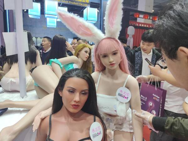 玩具的狂欢,香蕉君直击上海成人展现场~