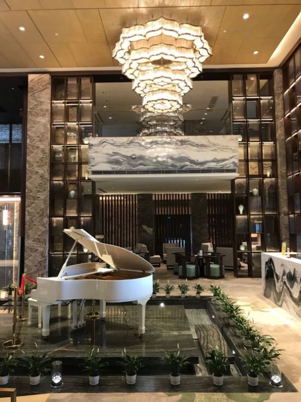 嗦螺狮粉!坐水上公交!柳州莲花山庄酒店 1晚套餐(含双早+下午茶/晚餐)