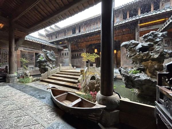 全程不加价包括五一,本身也是一处景点!长沙君生楼·君语禅风庭院酒店(铜官窑古镇店) 乘亭·阳台大床房1晚套餐(含双早+双人铜官窑景区门票)