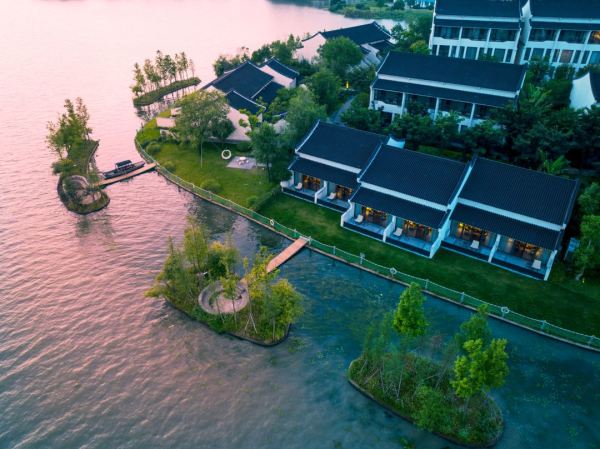 270°水环绕,住65㎡园景房!直面小普陀!宁波东钱湖万金雷迪森度假酒店 高级园景房1-3晚套餐