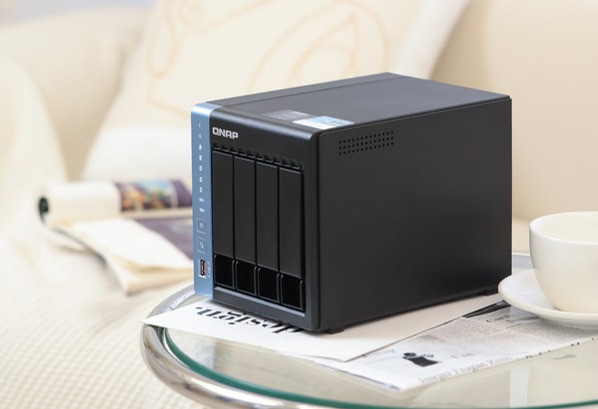 小编精选：突降至2399元！威联通 TS-464C 四盘位 NAS